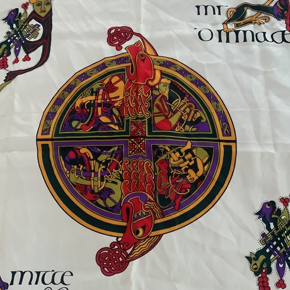 Vintage book of Kells Irish inspired scarf polyester square 26” - Picture 11 of 11
